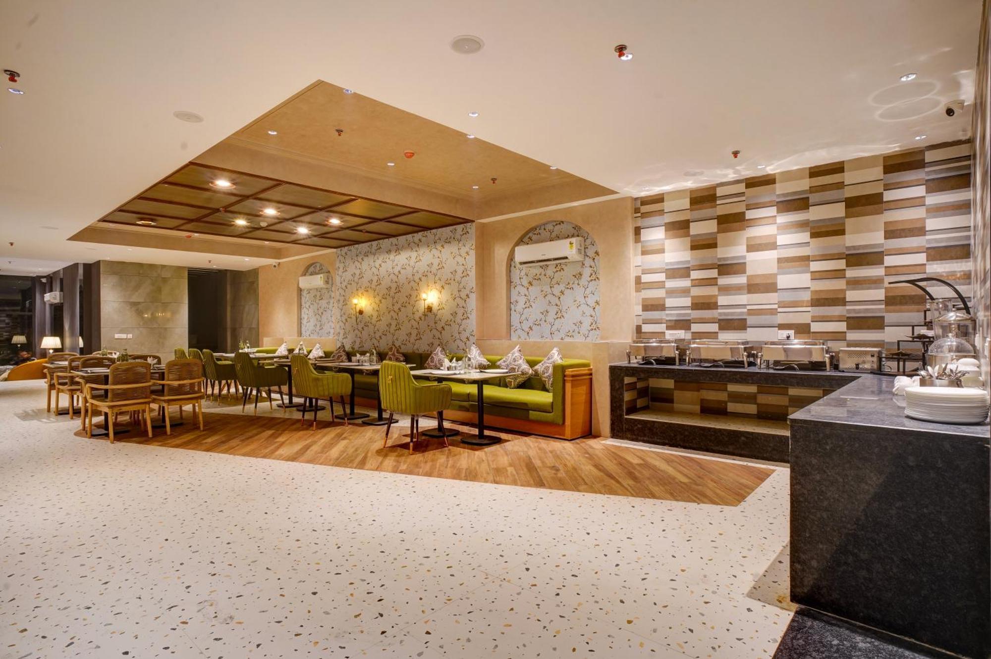 Iva Premium Delhi Airport With Airport Drop 호텔 뉴델리 외부 사진